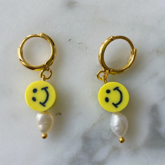 classic smiley face freshwater pearl huggies