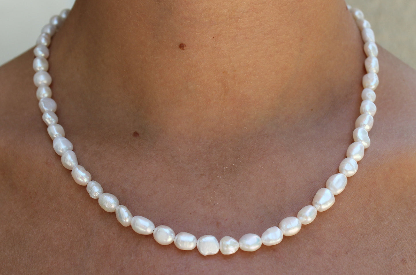medium freshwater pearl necklace