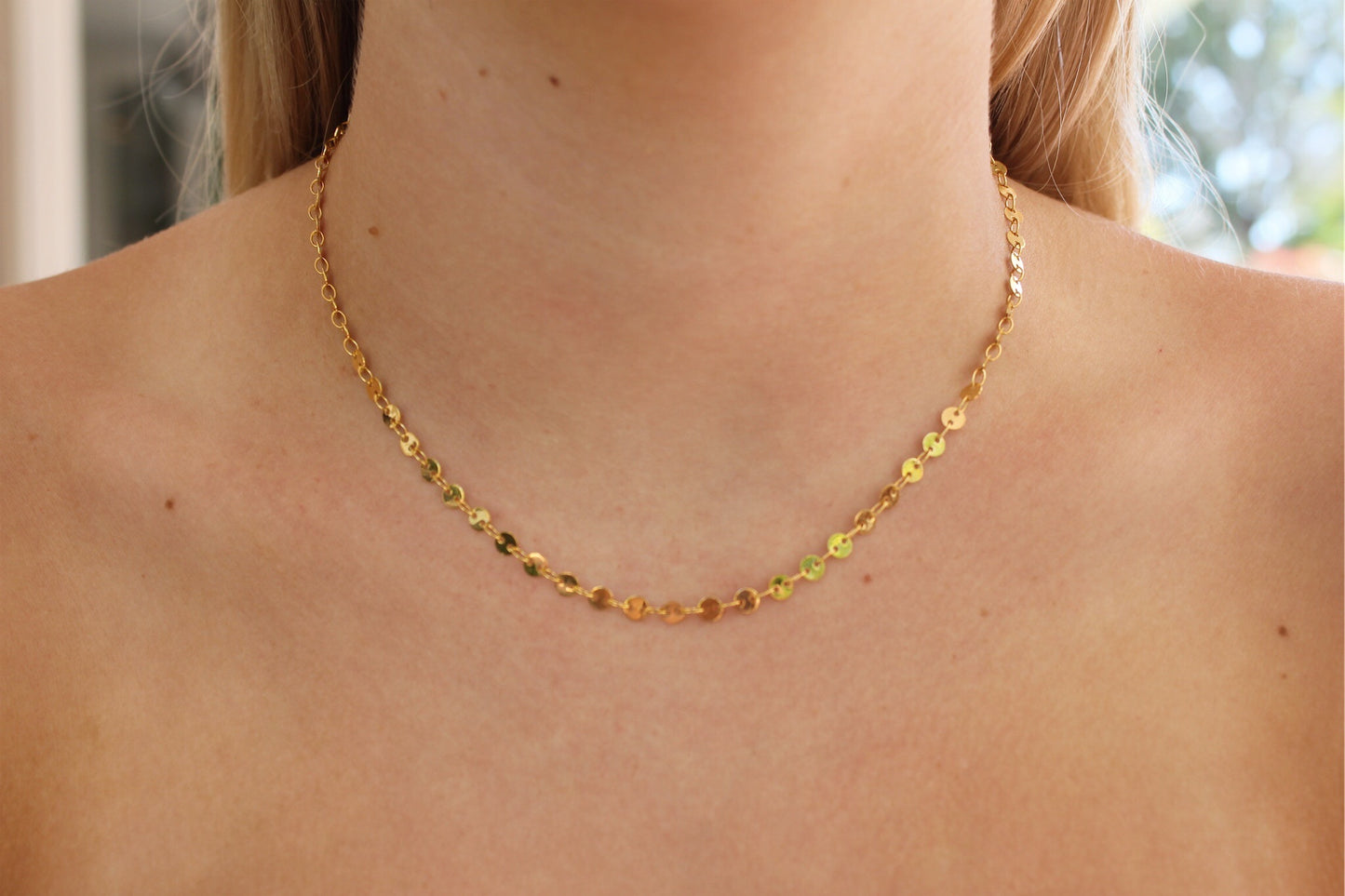 simple dotted choker